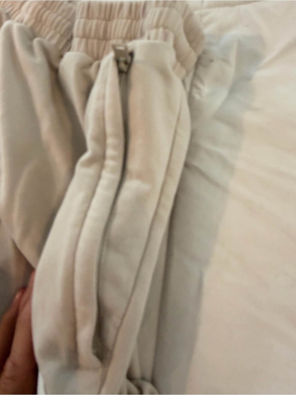 ALO Yoga Mens Cream Bottoms - Soft Pull-On Pants - Picture 6 of 6
